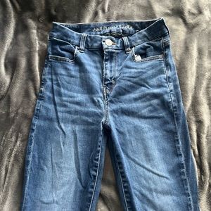American Eagle High-Waisted Jegging